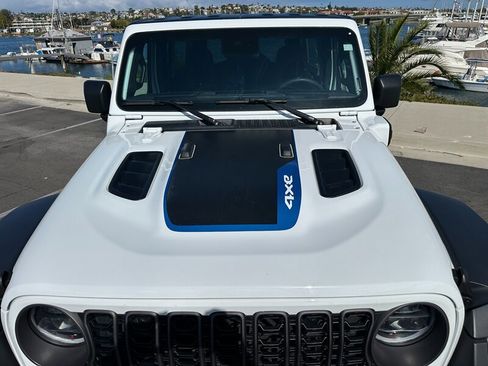 Used 2024 Jeep Wrangler Unlimited Rubicon 4xe image 11