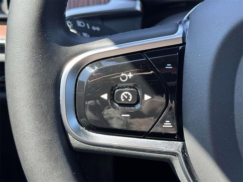 Certified 2024 Volvo V60 B5 Cross Country Plus image 18