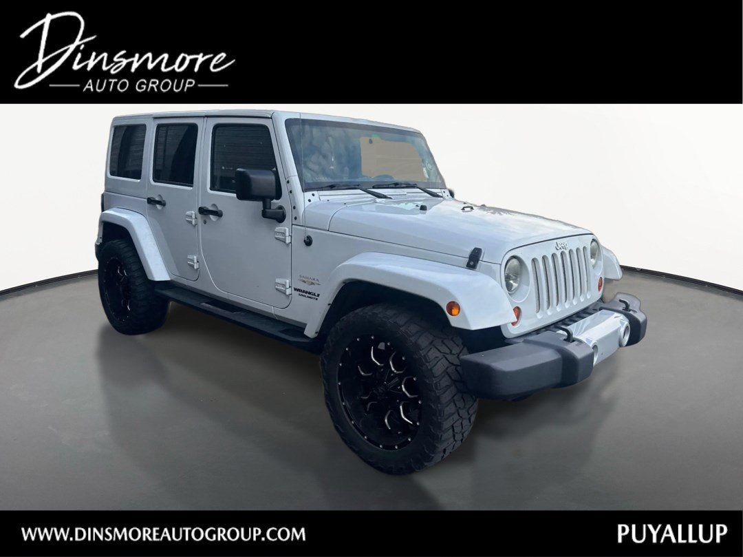 Used 2013 Jeep Wrangler Unlimited Sahara w/ Connectivity Group AWD/4WD image 1