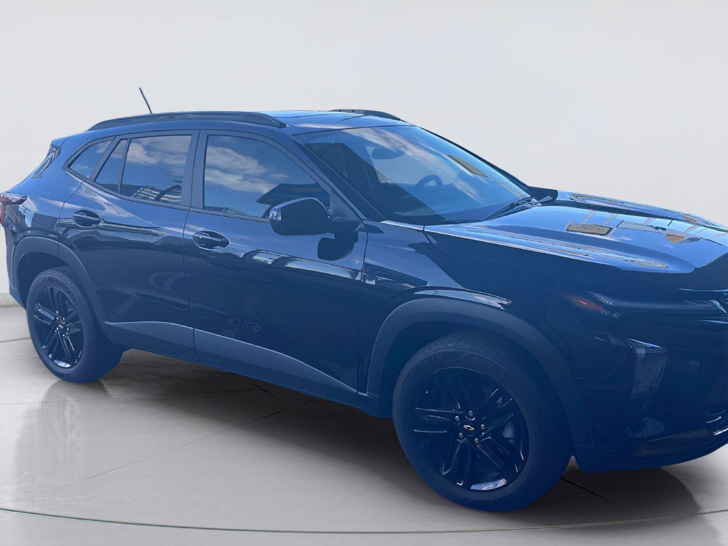 Used 2025 Chevrolet Trax ACTIV w/ Sunroof Package FWD image 4