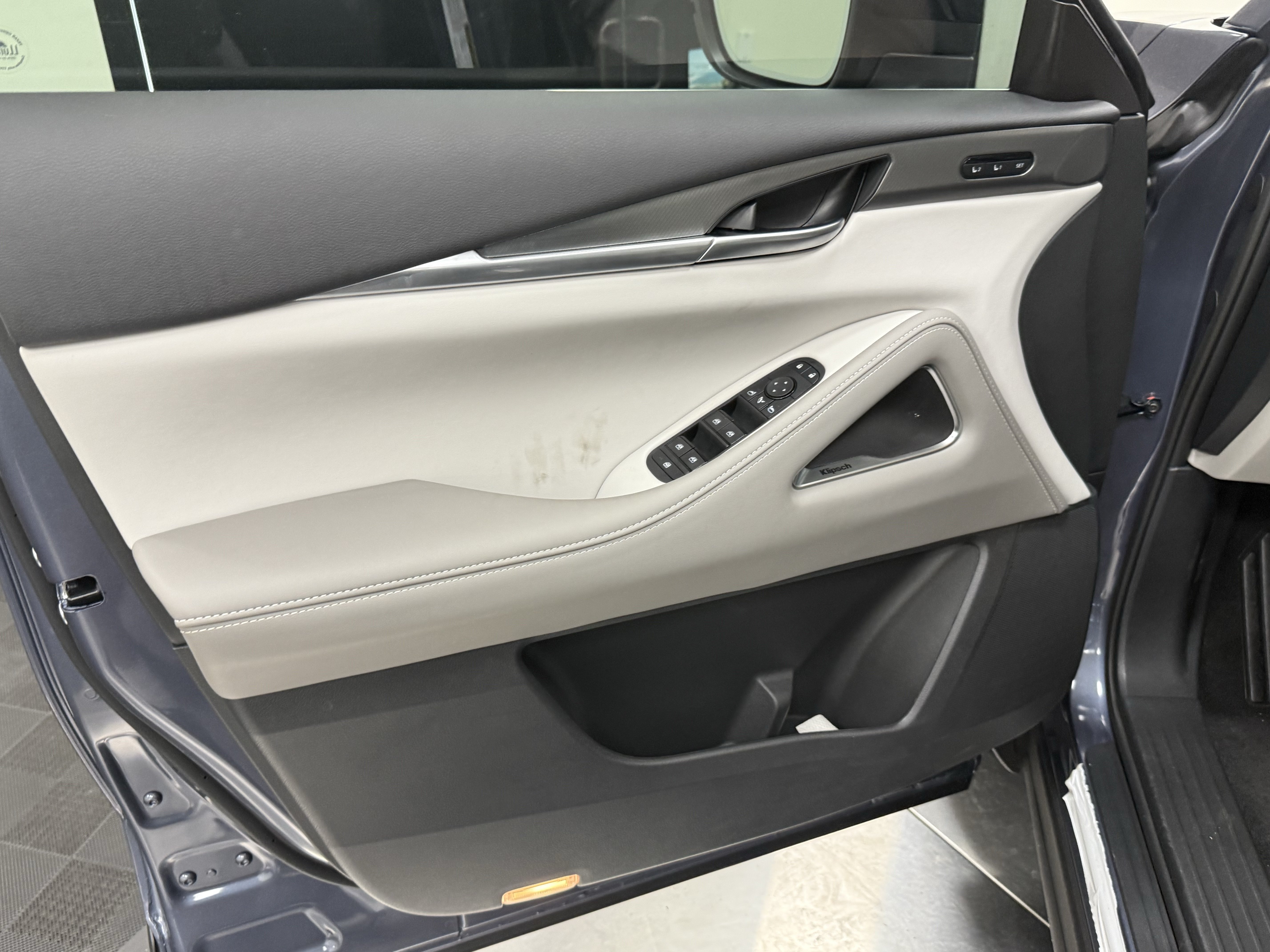 Certified 2027 INFINITI QX60 Luxe w/ Cargo Package FWD image 10