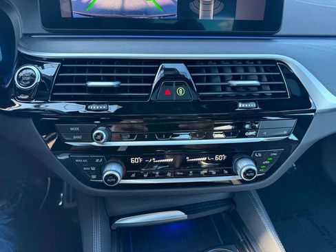 Used 2023 BMW 530i xDrive image 18
