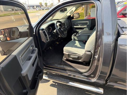 Used 2017 RAM 1500 Classic SLT AWD/4WD image 10