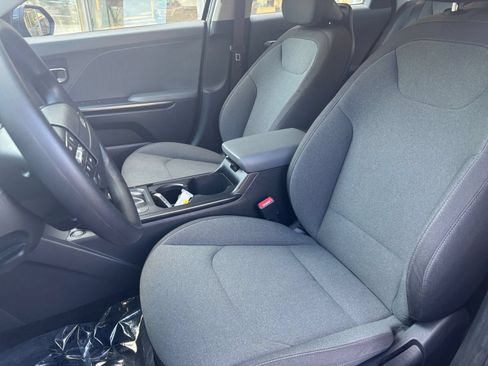 Used 2025 Kia K4 FWD image 31