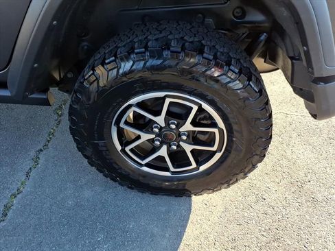 Used 2024 Jeep Wrangler Rubicon image 6