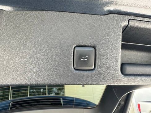 Certified 2022 Ford Escape SEL FWD image 28