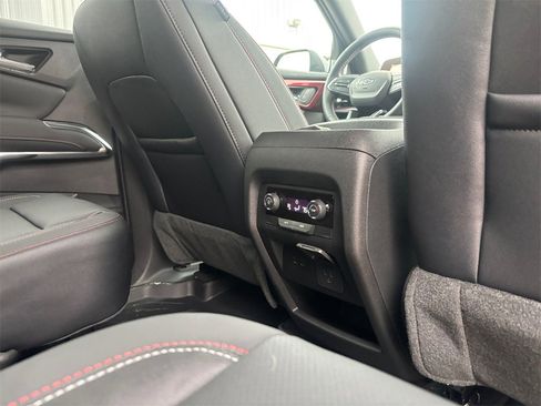 New 2026 Chevrolet Traverse Z71 w/ Driver Confidence Package image 24