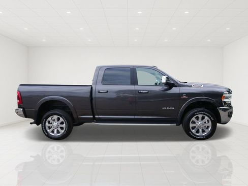 Used 2022 RAM 2500 Laramie AWD/4WD image 2