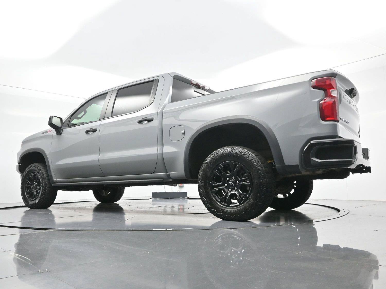 Used 2024 Chevrolet Silverado 1500 ZR2 w/ Technology Package AWD/4WD image 46
