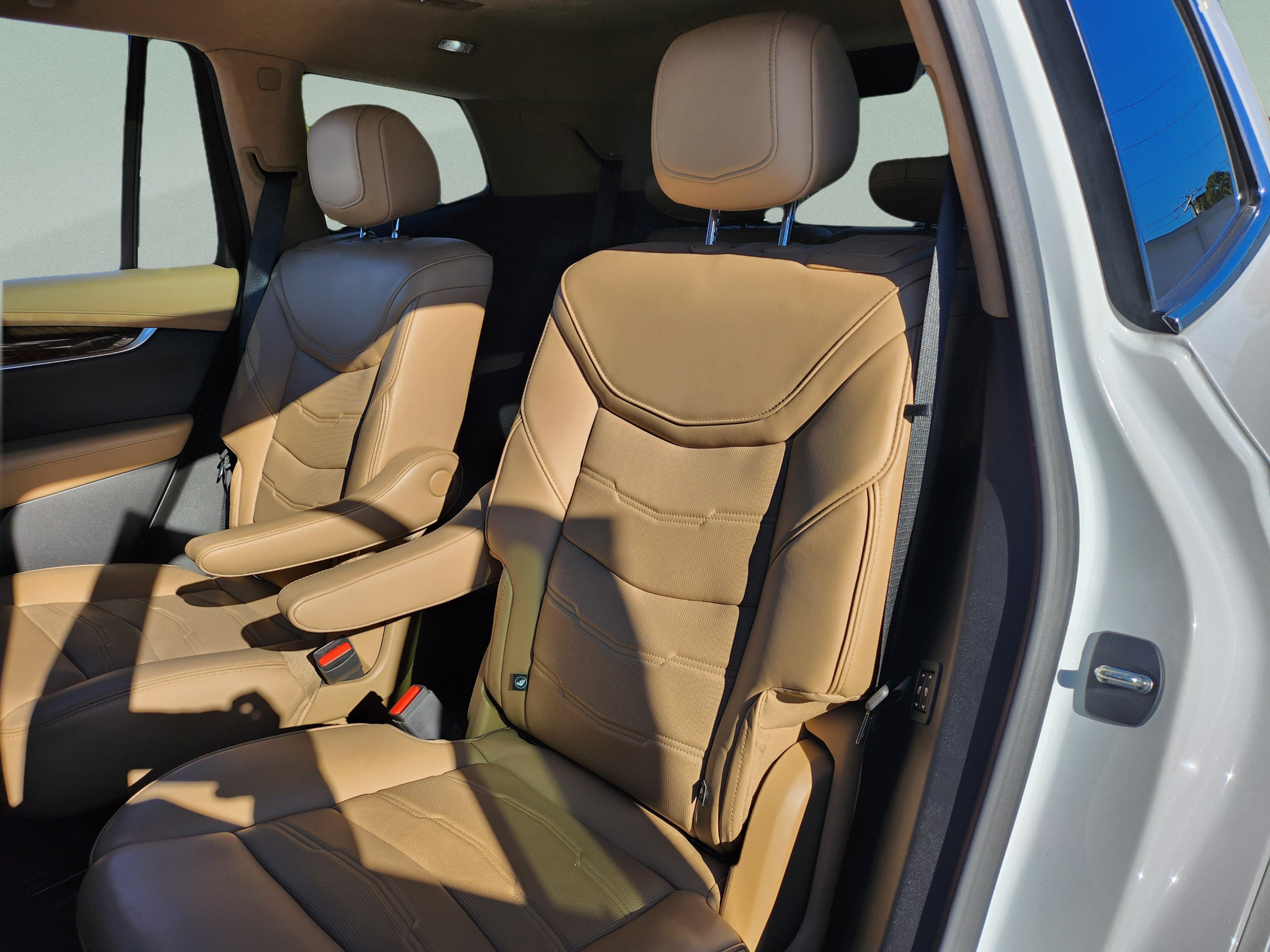 Used 2023 Cadillac XT6 Premium Luxury w/ Platinum Package FWD image 21