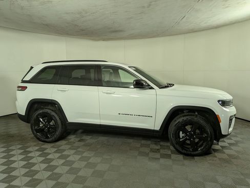 New 2026 Jeep Grand Cherokee Limited w/ Limited Altitude Package AWD/4WD image 6