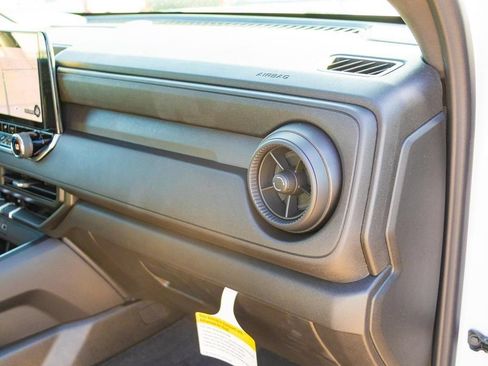 New 2025 Chevrolet Colorado Trail Boss w/ Midnight Edition AWD/4WD image 16