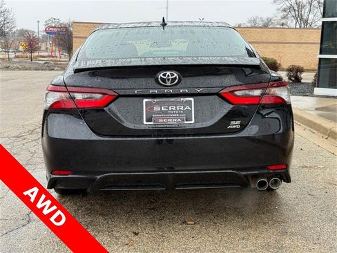 Used 2024 Toyota Camry SE image 4
