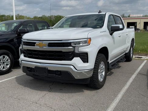 Used 2025 Chevrolet Silverado 1500 LT image 2
