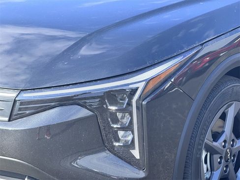 New 2026 Kia K4 LXS image 10