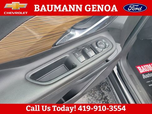 Used 2018 GMC Terrain SLE w/ Driver Convenience Package FWD image 11