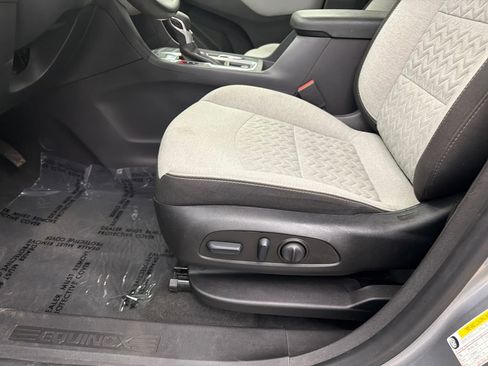 Used 2024 Chevrolet Equinox LT image 10