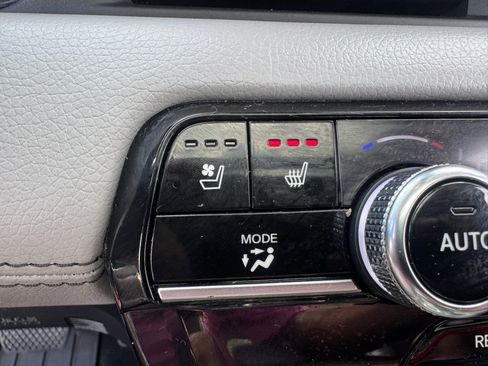 Certified 2025 Honda Pilot Elite image 24