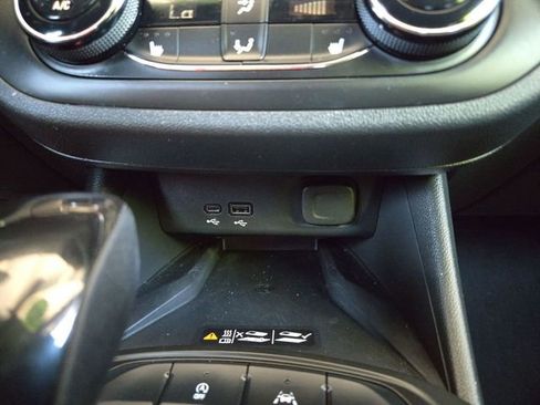 Certified 2024 Buick Envista Sport Touring w/ Convenience I Package FWD image 20