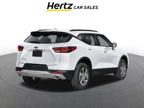 Used 2026 Chevrolet Blazer LT AWD/4WD image 2