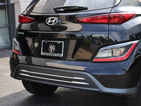 Used 2023 Hyundai Kona SE FWD image 9
