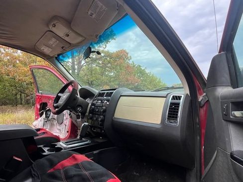 Used 2008 MAZDA Tribute i FWD image 19