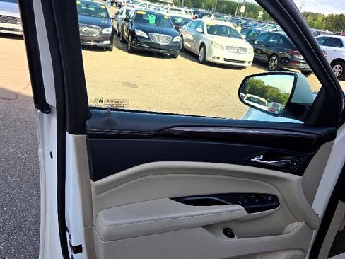 Used 2013 Cadillac SRX Luxury image 10