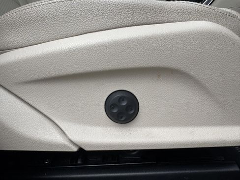 Used 2019 Mercedes-Benz GLC 300 image 32