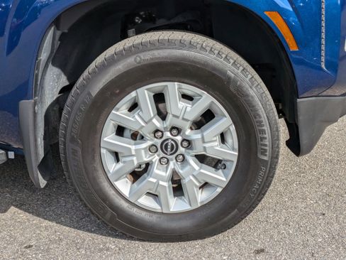 Used 2022 Nissan Frontier SV image 11