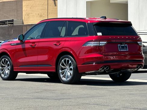New 2026 Lincoln Aviator 2WD w/ Jet Appearance Package image 5