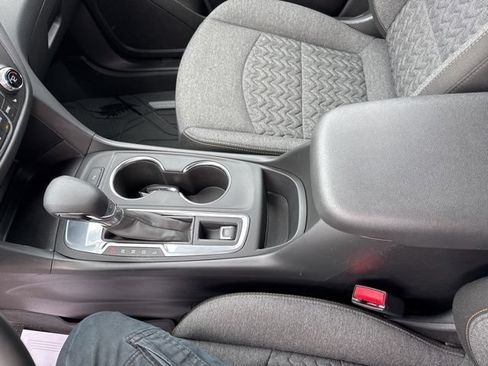 Used 2024 Chevrolet Equinox LT w/ LPO, Floor Liner Package FWD image 17