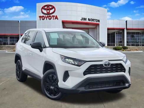 Used 2022 Toyota RAV4 LE FWD image 1