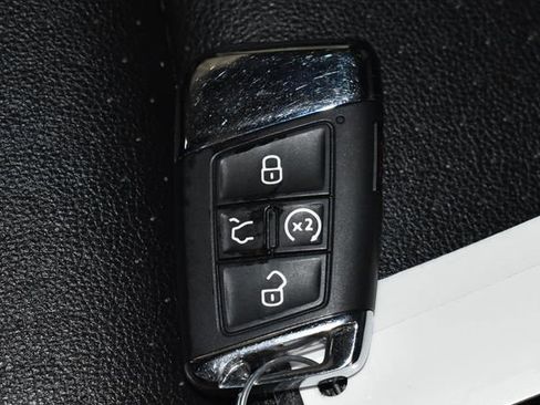 Used 2021 Volkswagen Atlas SE image 22