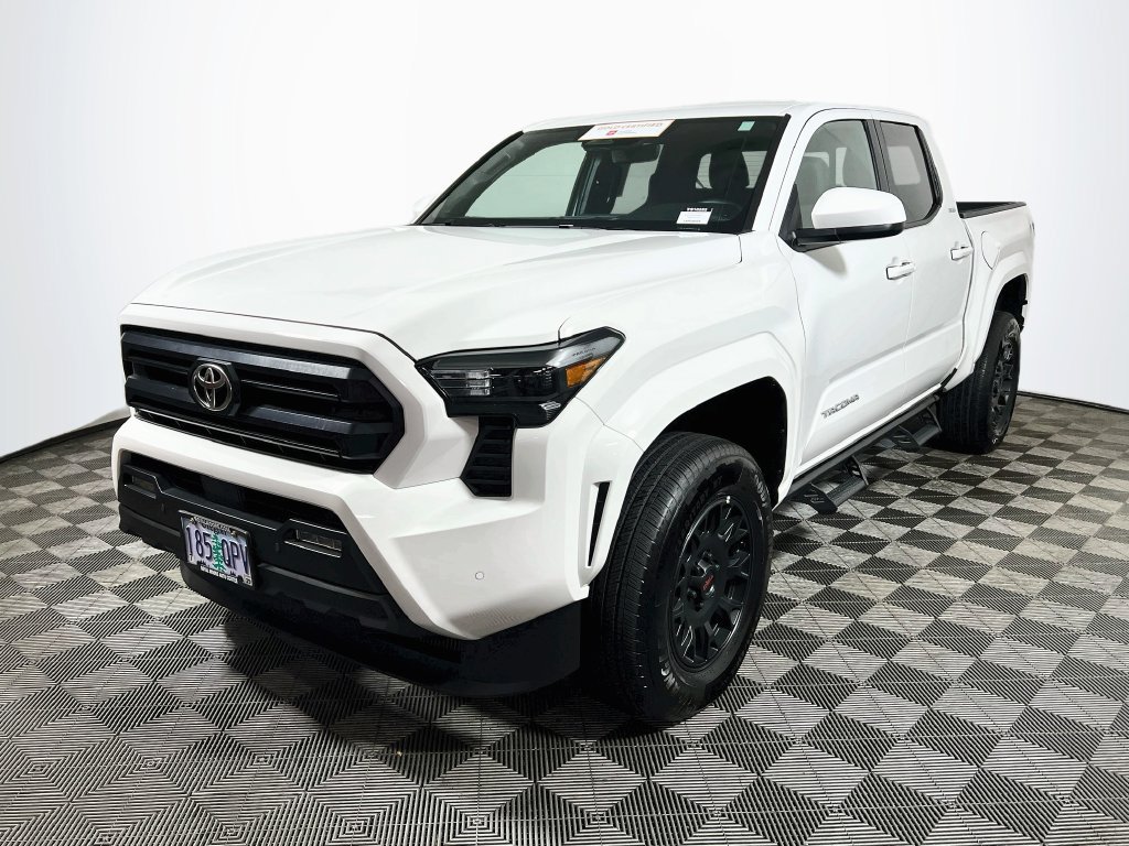 Certified 2025 Toyota Tacoma SR5 AWD/4WD image 3