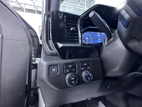 Used 2022 Chevrolet Silverado 1500 LT image 16