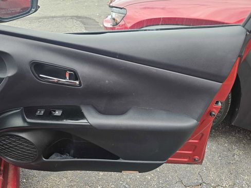 Used 2018 Toyota Prius Four w/ Advanced Technology Package image 8