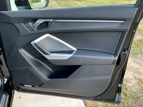 Used 2025 Audi Q3 2.0T Premium Plus w/ Premium Plus Package image 21