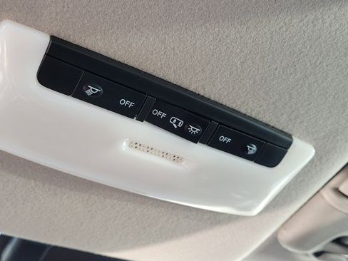 New 2025 Nissan Versa S w/ Trunk Package image 18