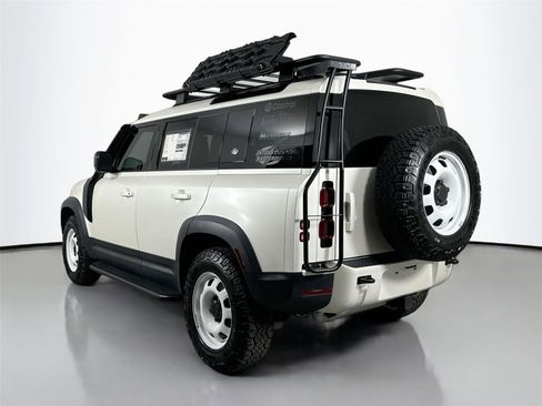 Certified 2024 Land Rover Defender 110 S AWD/4WD image 4