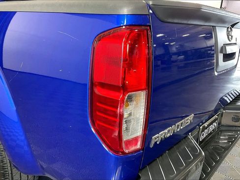 Used 2015 Nissan Frontier SV image 39