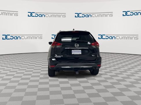 Used 2018 Nissan Rogue SV FWD image 7
