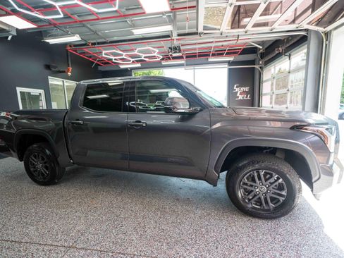 Used 2023 Toyota Tundra SR5 w/ SR5 Convenience Package AWD/4WD image 5