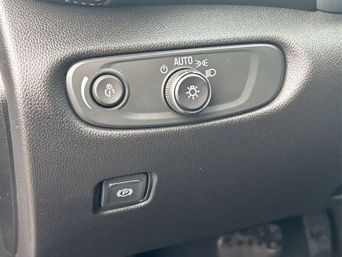 Used 2023 Chevrolet Blazer LT image 39