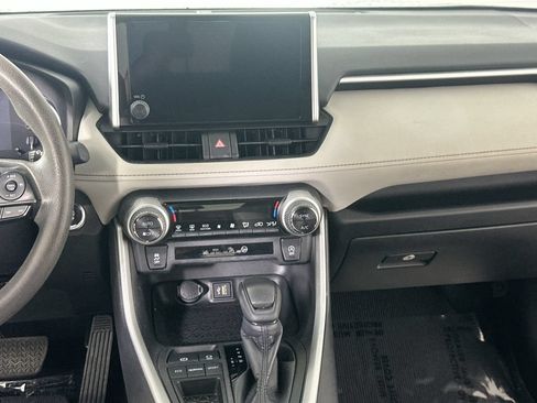 Used 2024 Toyota RAV4 XLE FWD image 18