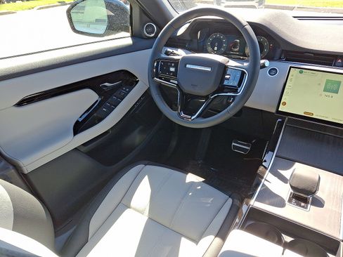 Certified 2026 Land Rover Range Rover Evoque Dynamic SE AWD/4WD image 12