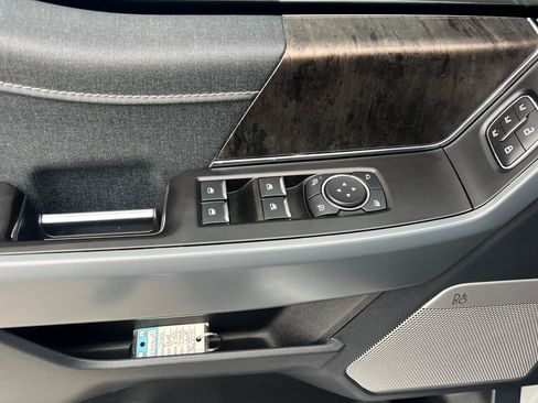 Used 2023 Ford F150 Lariat w/ Trailer Tow Package image 8