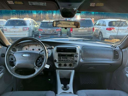 Used 2001 Ford Explorer Sport Trac 2WD image 14