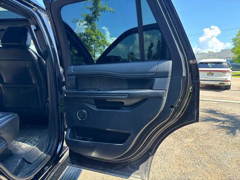 Used 2021 Ford Expedition Limited AWD/4WD image 21