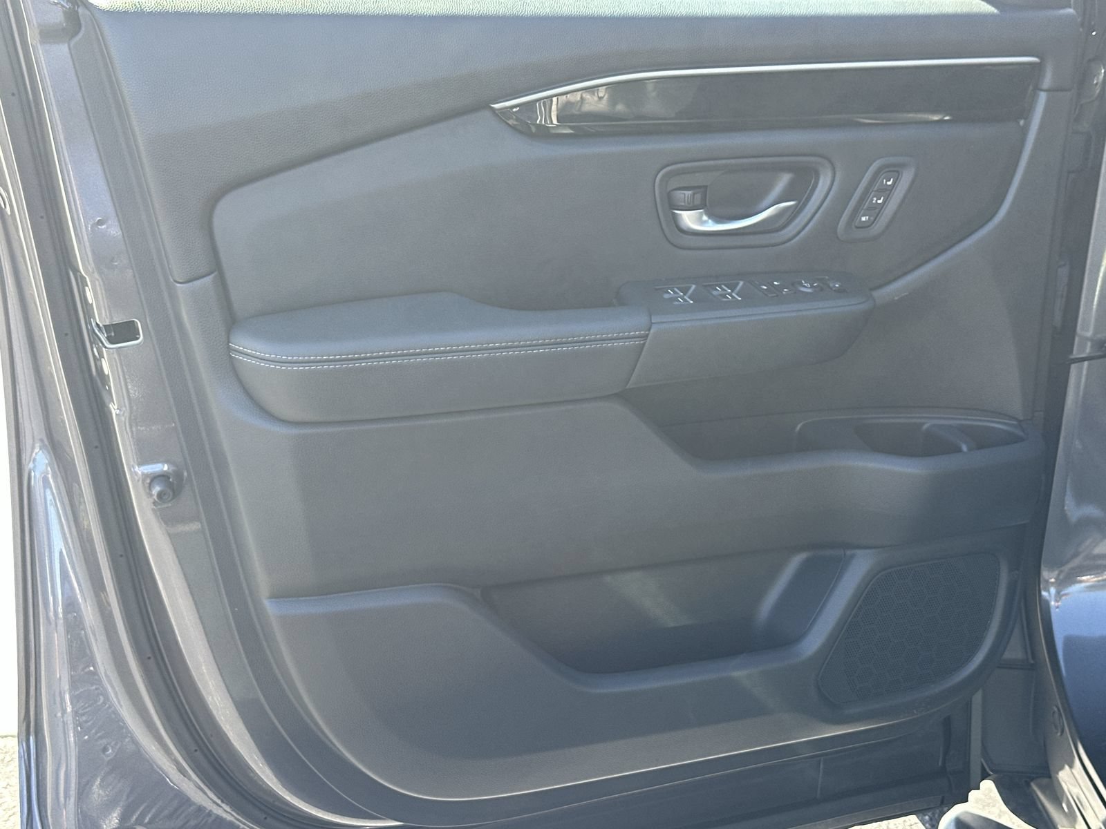 Used 2025 Honda Pilot Touring image 14