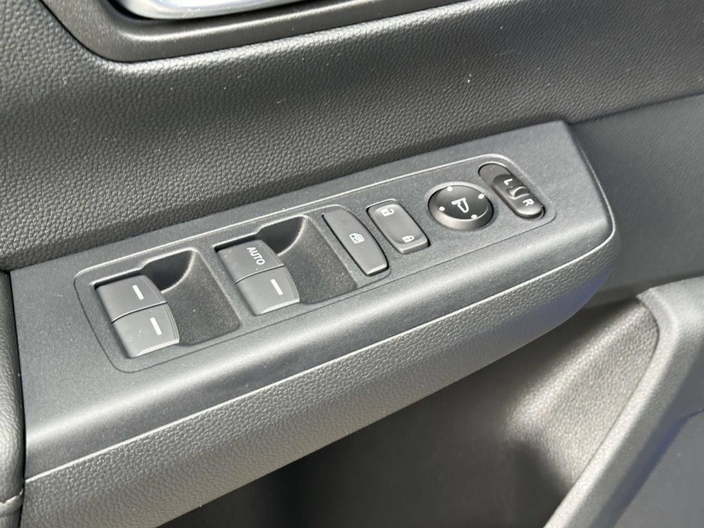 Used 2025 Honda CR-V LX image 15